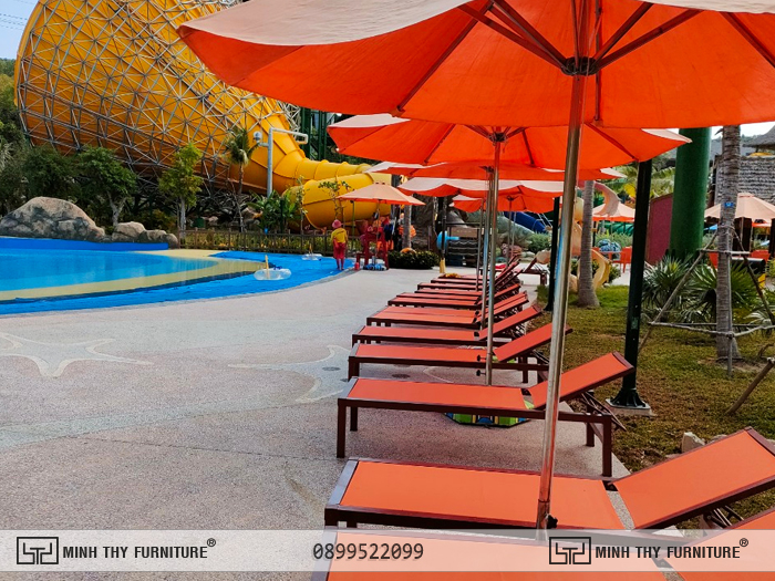 Lựa chọn ghế nằm tắm nắng cho không gian hồ bơi đẹp, hiện đại 